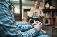 patient_therapist_iStock-1279147114