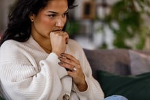 woman_worried_iStock-1487690612