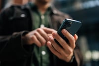 smartphone_iStock-2199471016